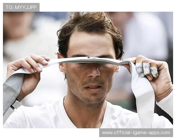 纳达尔儿子亮相训练场萌翻全网